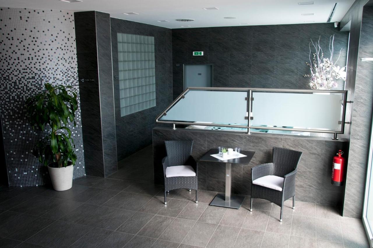 Hotel u Ledu Velké Popovice Extérieur photo