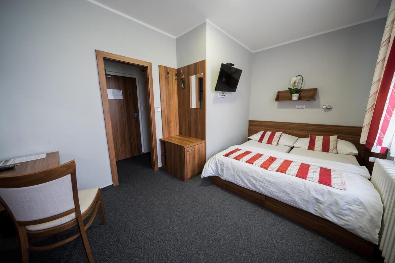 Hotel u Ledu Velké Popovice Extérieur photo