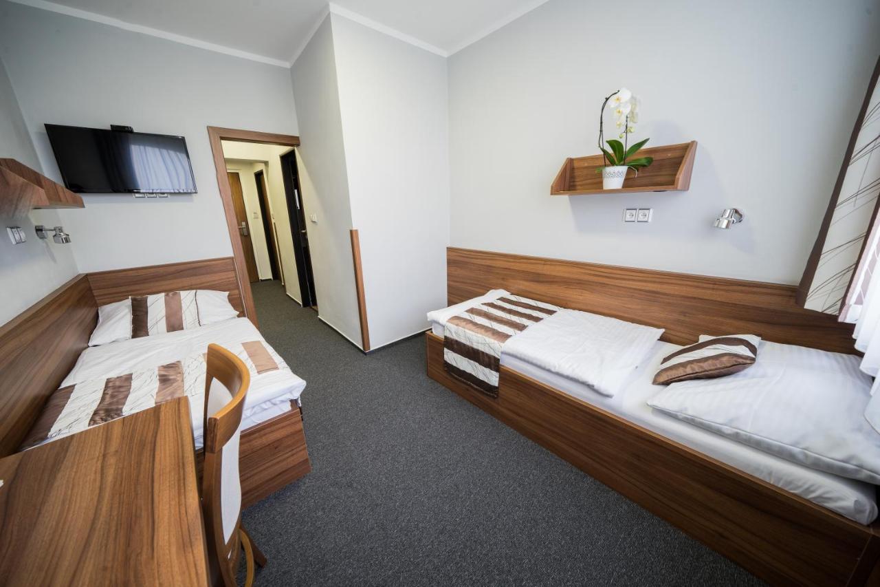 Hotel u Ledu Velké Popovice Extérieur photo